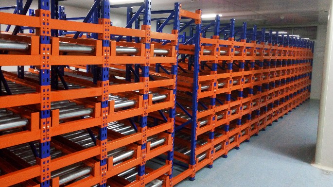 電子電器行業流利式貨架案例