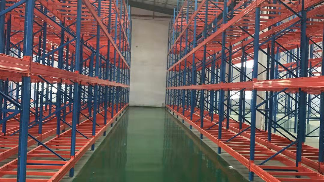 托盤式貨架的特點及應用